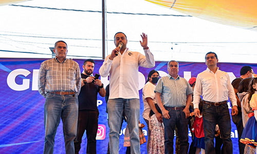 Llevan espectáculo a San Pablo Autopan Periódico ¿Por qué?